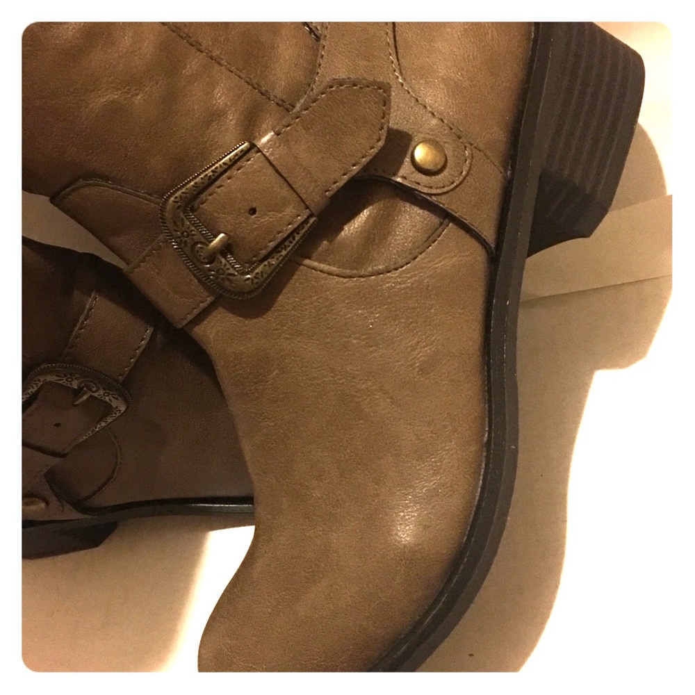 Boots Darcy style